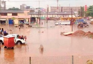 Read more about the article A/R: Traders march over Asafo market floods