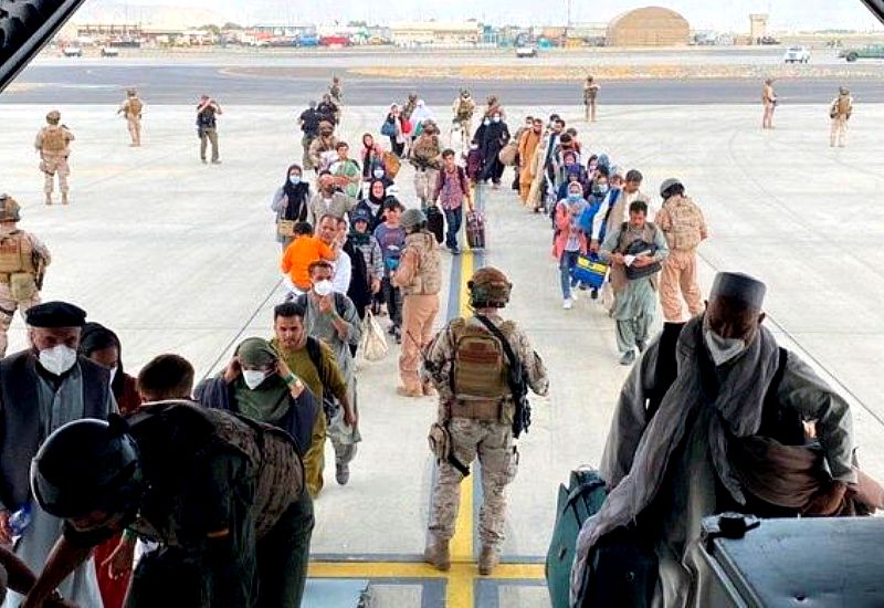 You are currently viewing Afghanistan crisis: Chaos at Kabul airport amid scramble to evacuate