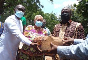 Read more about the article Gov’t hands over seized rosewood to Trustees of the National Cathedral