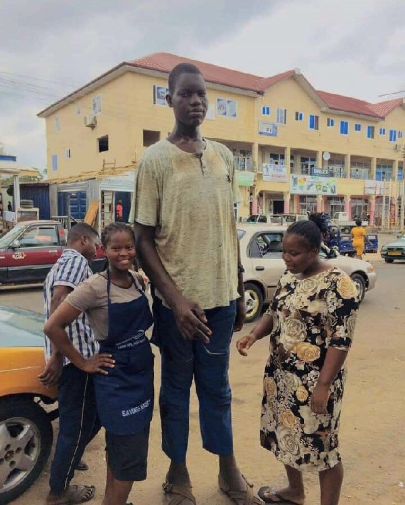 You are currently viewing Tallest man in Volta lands ambassadorial contract with Twellium Industrial Company