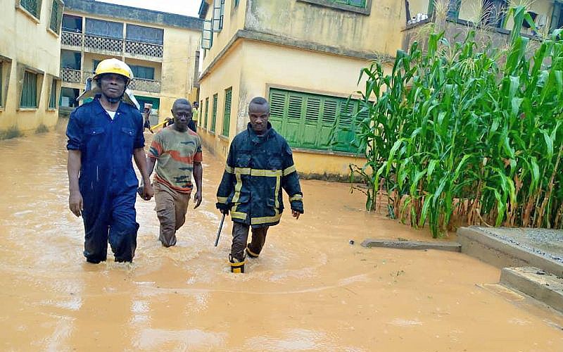 Read more about the article Downpour wreaks havoc in parts of Cape Coast