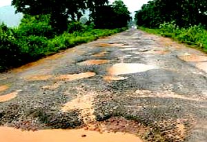 Read more about the article Residents chase NPP MP Benito Owusu Bio over ‘scam’ promise to fix roads