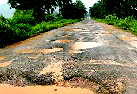 You are currently viewing Residents chase NPP MP Benito Owusu Bio over ‘scam’ promise to fix roads