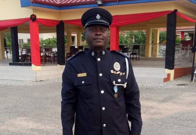 You are currently viewing Police officer stabbed to death, suspect killed