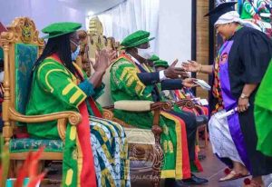 Read more about the article Asante Mampong Queen mother graduates from KNUST: Photos