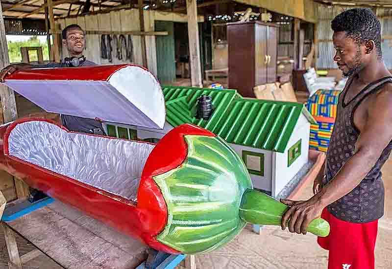 Read more about the article Coffin makers are romantic, caring and the men to marry – Popular dealer (Video )