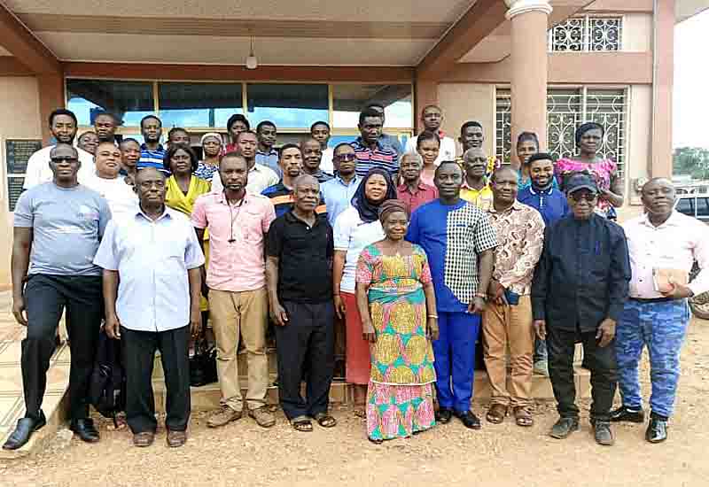 You are currently viewing Farmers in Obuasi lament post-harvest losses due to lack of storage facilities