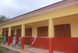 Read more about the article Akrofuom MP and DCE collaborate to end shift system at Akrofuom D/A school