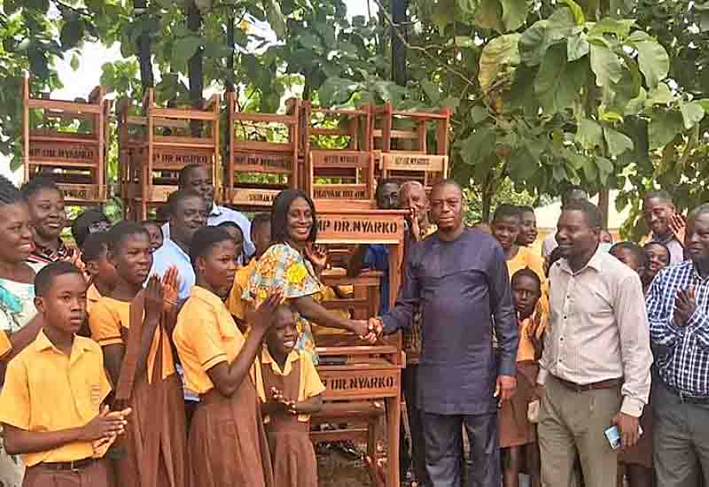 You are currently viewing Kwadaso MP donates mono and dual desks to Education Directorate