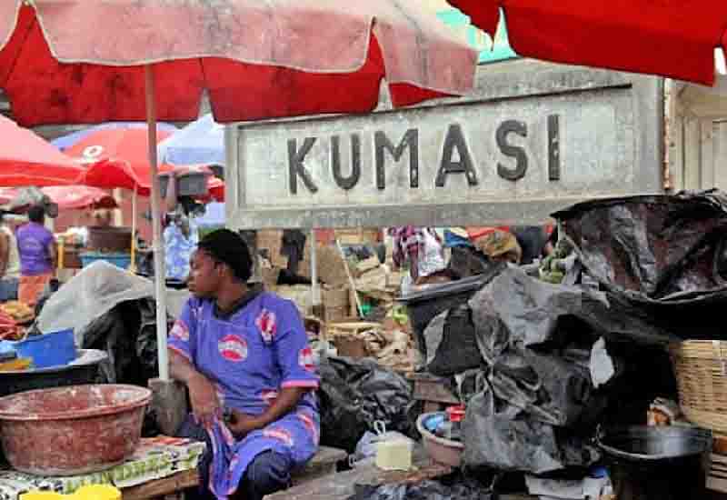 You are currently viewing Traders on streets urged to move to Race Course