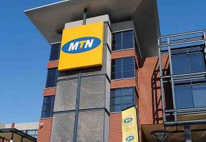 Read more about the article Unhappy MTN Customers besiege office