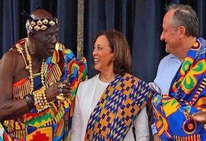 Read more about the article Kamala Harris, Hubby honoured with Kente