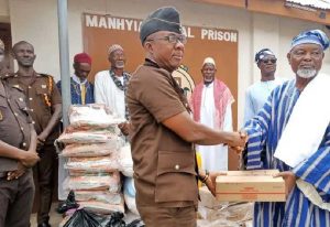 Read more about the article Chief donates to prison inmates to mark 40 yers since escaping from firing squad