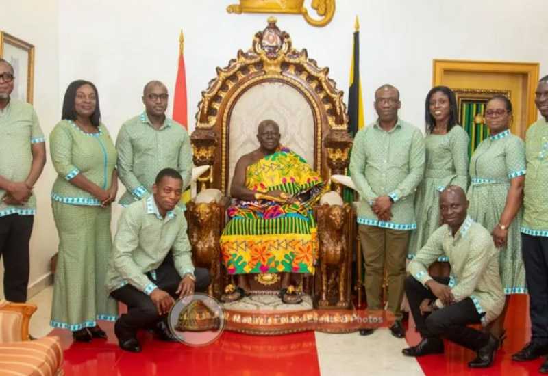 Read more about the article Otumfuo commends management of Republic Bank Ghana for commitment toward socio-economic growth