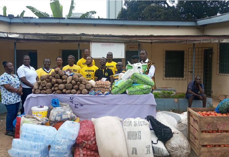 You are currently viewing Katanga Alumni Association supports Accra Psychiatric Hospital