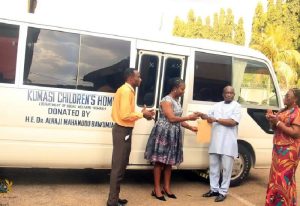 Read more about the article Vice President Bawumia donates bus to Kumasi Children’s Home