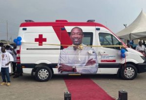 Read more about the article Dr. Okoe Boye donates ambulance to Teshie Community Clinic